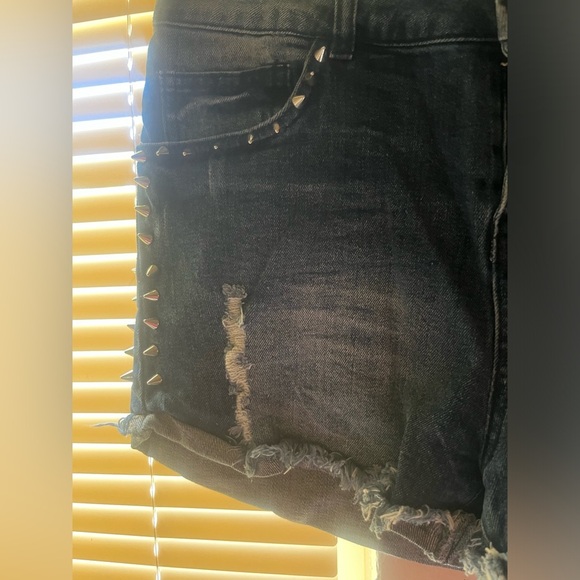 Forever21 Shorts - Picture 3 of 5